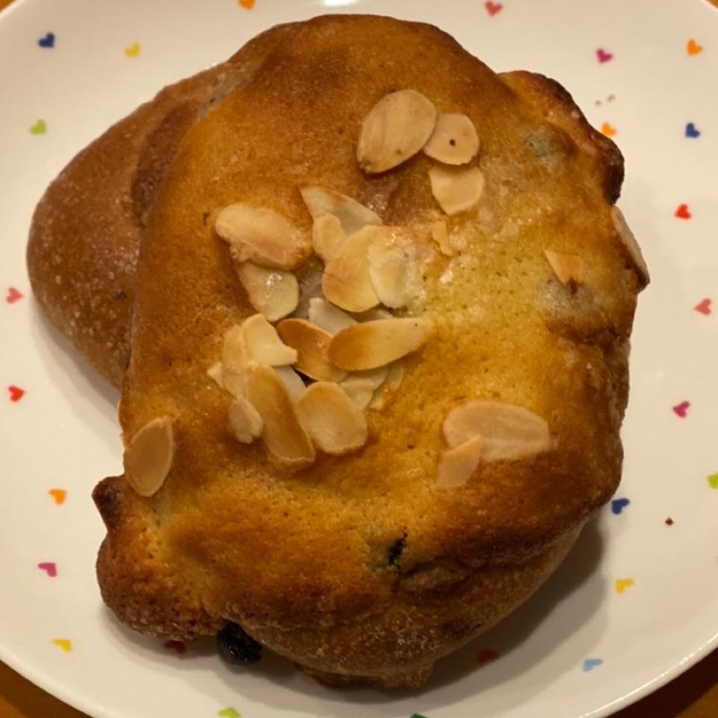 ブルーベリーくるみクリームパン(たま木亭 )