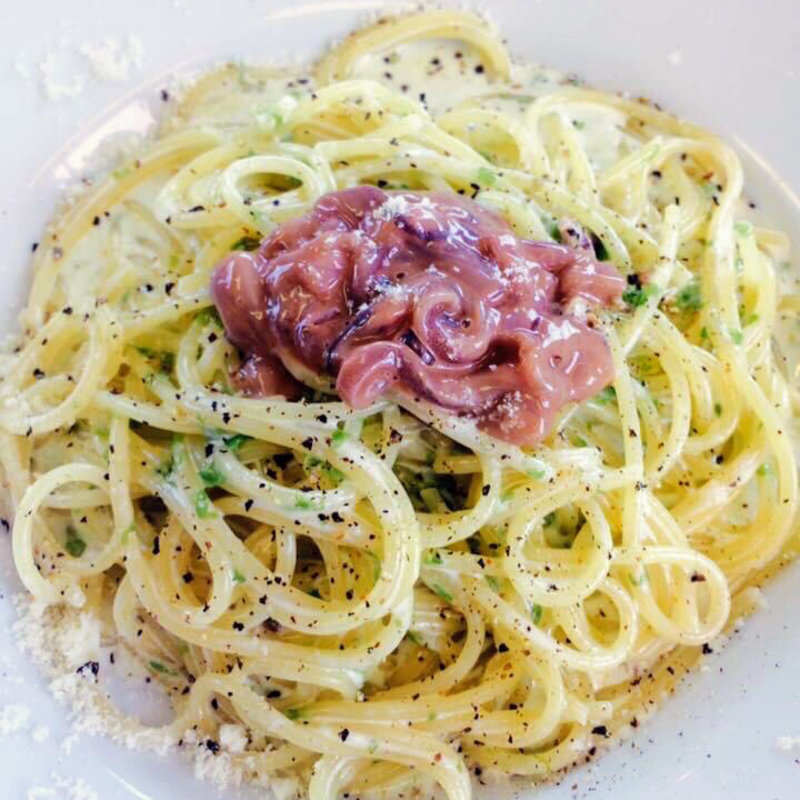 いか塩辛乗せカルボナーラ(真鶴ピザ食堂KENNY)