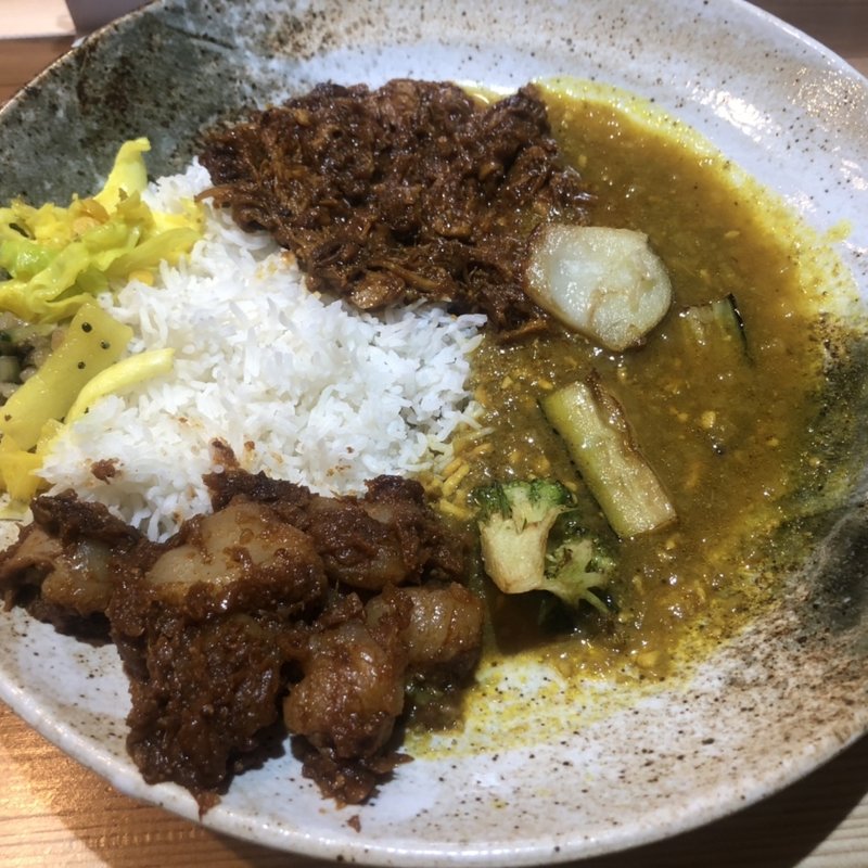 カレー2種盛り+マルチョウデビル(ジャパニーズスパイスカリーワッカ)