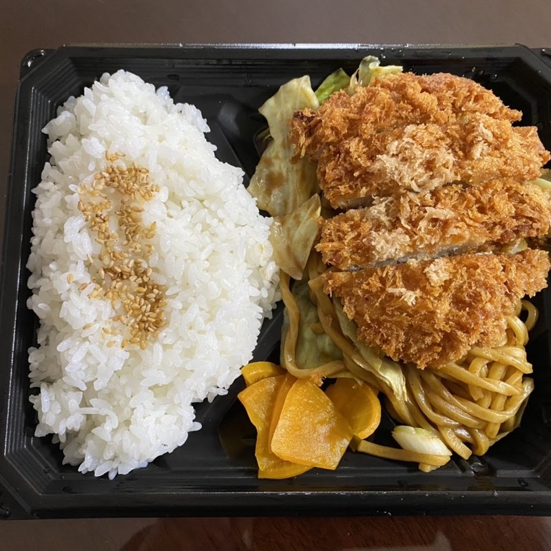 とんかつ焼きそば弁当(セルフ定食屋 よつ葉 万代店)