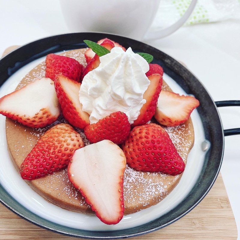たっぷりいちごのパンケーキ(ポップンフルーツカフェ)