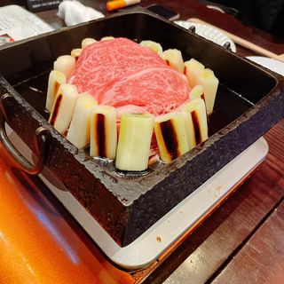 黒毛和牛のとろろすきやき鍋(美食 米門 横浜店)