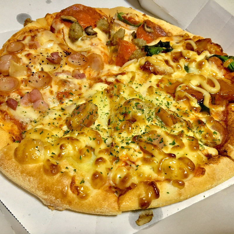 クワトロ・ジャイアント M(ドミノ・ピザ 荒巻本沢店)