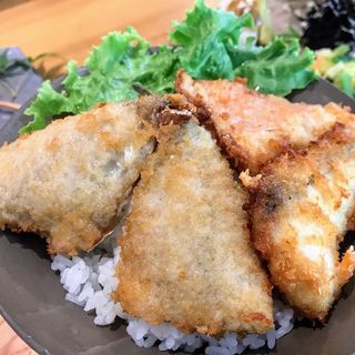 伊東港の地魚フライ丼セット(おおむろ軽食堂 )