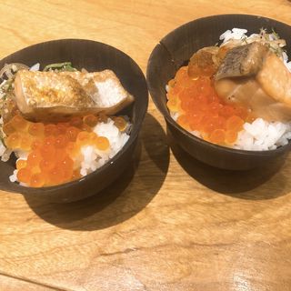 鮭といくらの親子丼(めしや コヤマパーキング)