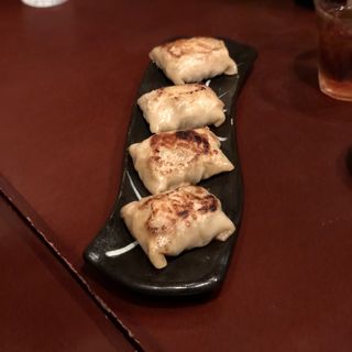 辰春特製四角い焼き餃子 2個　(中国酒家辰春)