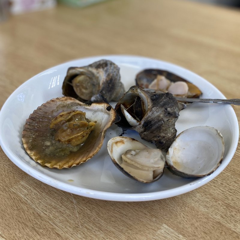 焼貝の盛合わせ(さざえ、ひおうぎ貝、大あさり、はまぐり)(水沼さざえ店 )