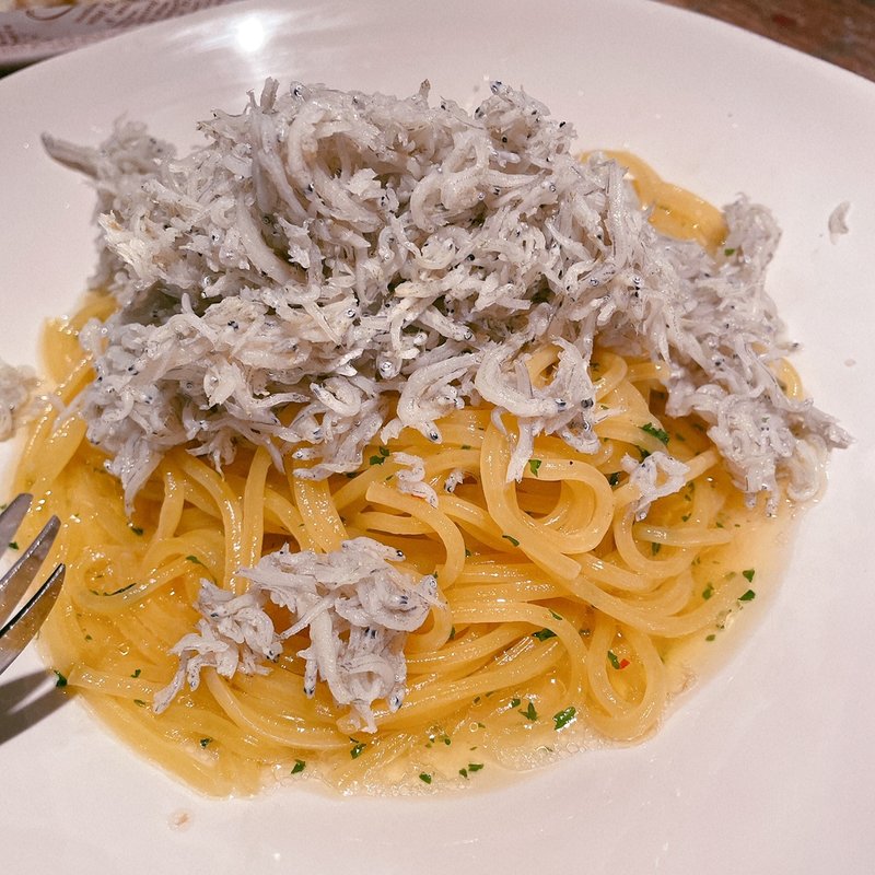 【乗せ放題パスタ】釜揚げシラスのペペロンチーノ(Italian kitchen VANSAN 赤羽店)