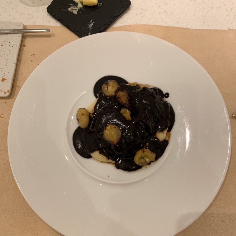 熊肉赤ワイン煮込み(タンモア)