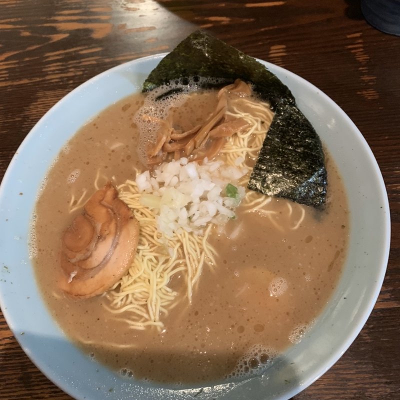 豚骨醤油ラーメン大盛り(NAGAHAMAらーめん 相模原店)