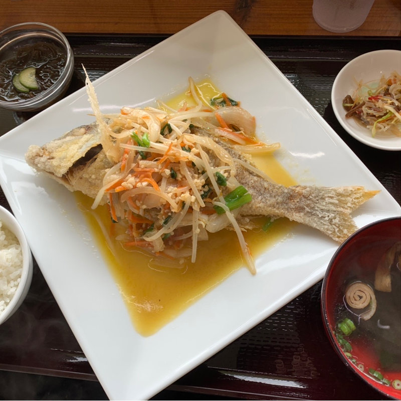 魚のバター焼き定食(ハイサイ食堂)