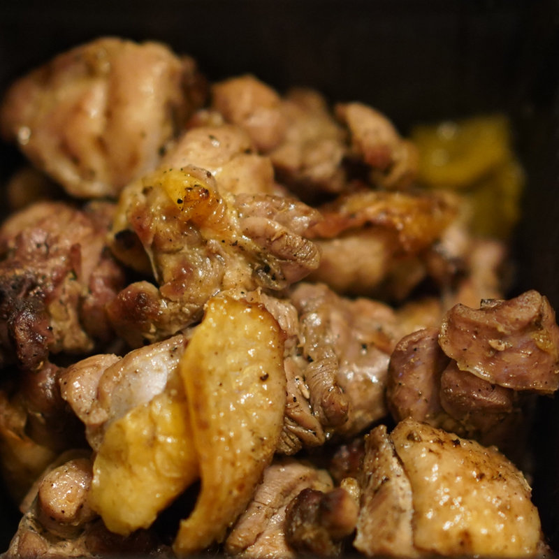 地鶏炭火焼(博多ラーメン でぶちゃん 高田馬場本店)