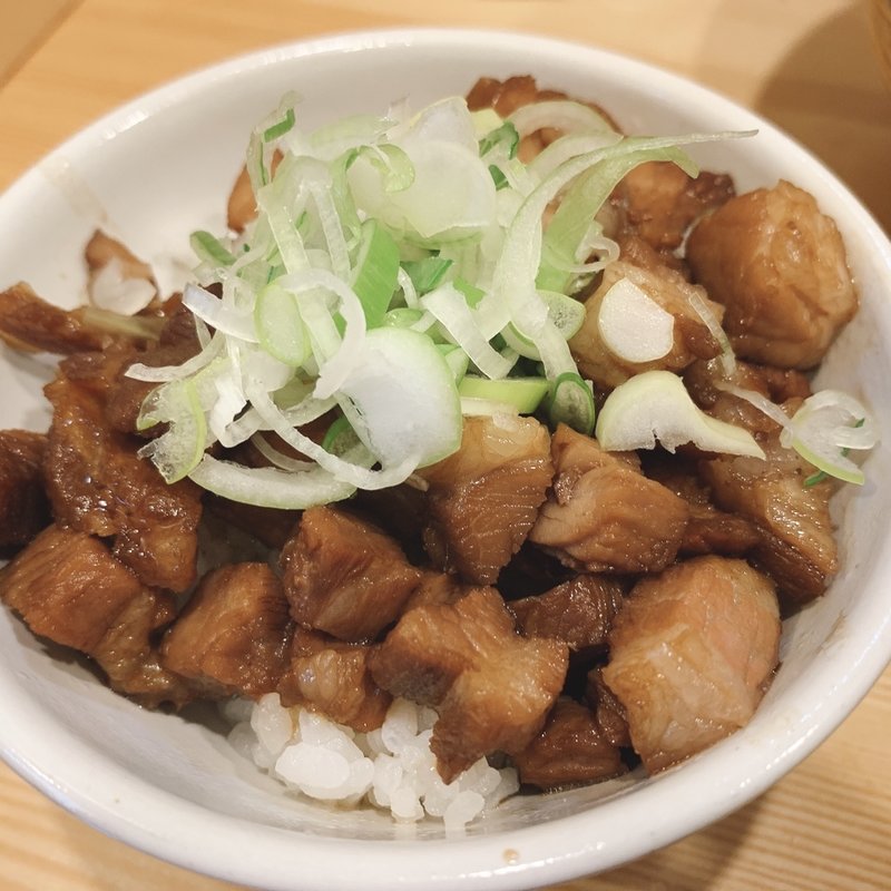 ゴロゴロ肉ご飯(迂直 （ウチョク） )