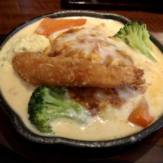 ハンバーグ　豆腐ペシャメルソース(赤坂 津つ井 総本店 （ツツイ）)