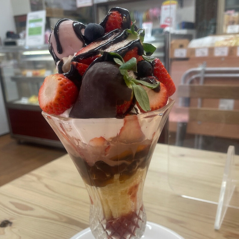 苺ショコラパフェ(ときじくのかぐのこのみ)