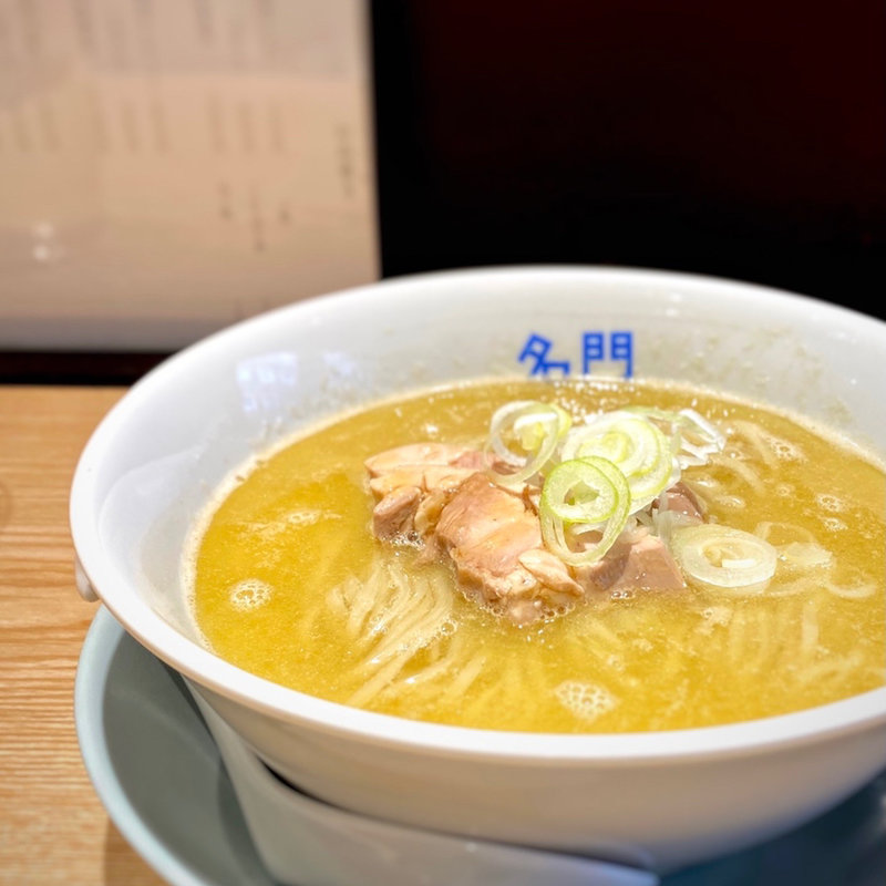 鶏煮干しラーメン(中華そば 名門)
