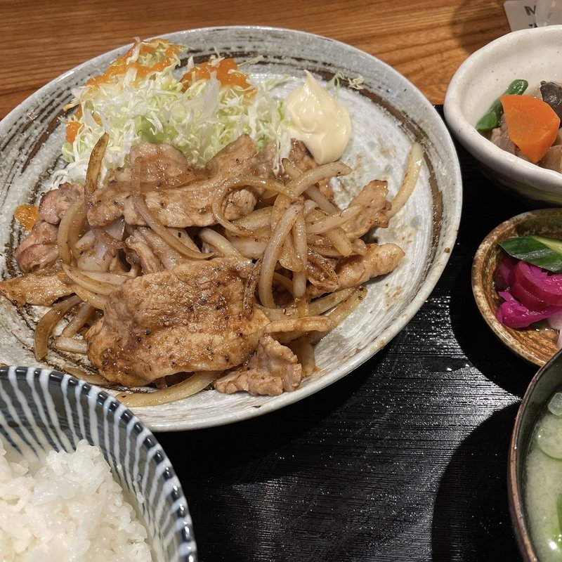 豚の生姜焼き定食(神楽坂 睦)
