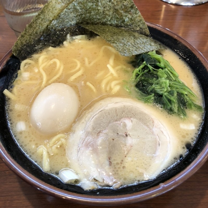 (横濱家系ラーメン あかね家)