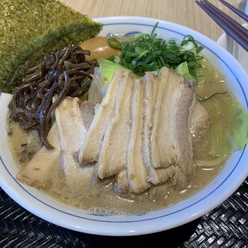 豚骨醤油ラーメン(麺家 徳 晴海トリトンスクエア店)