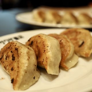 焼き餃子(2個)(大阪中華 サワダ飯店)