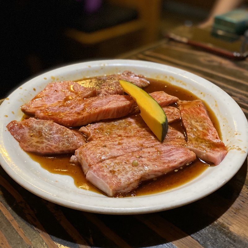 特撰上ロース、特撰上カルビ(炭火焼肉 仁)