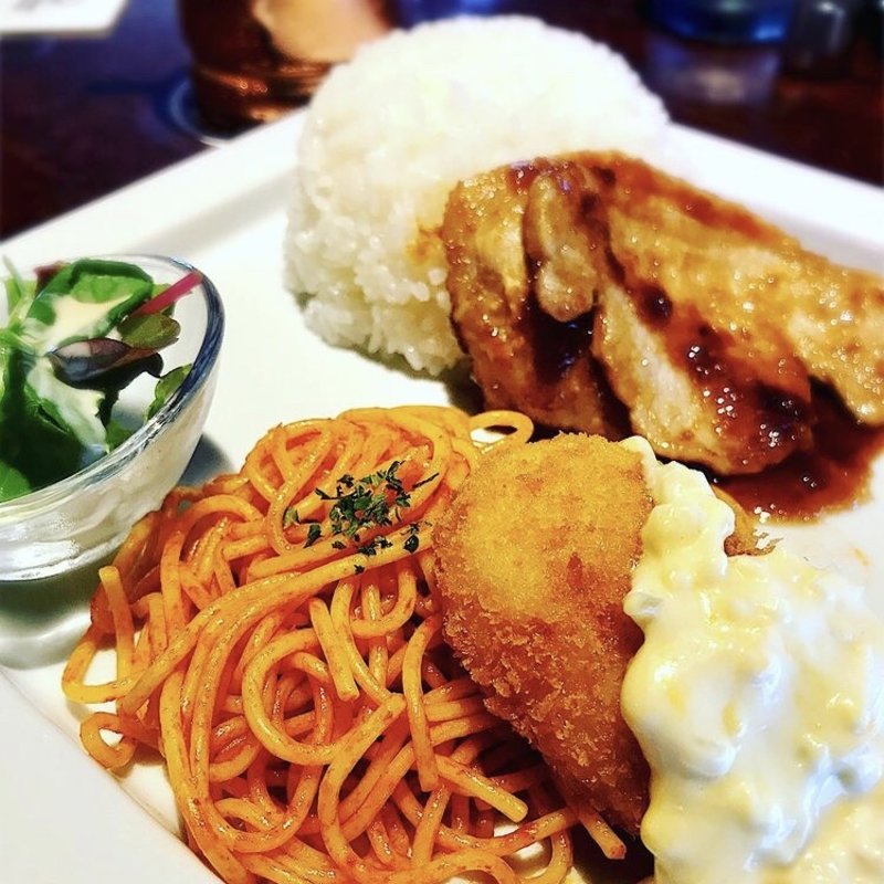 生姜焼き&カニクリームコロッケプレート(星乃珈琲店)