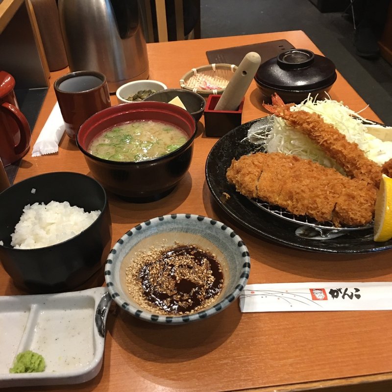 黒豚ロースかつと海老フライ　豚汁(とんかつ がんこ 心斎橋店)