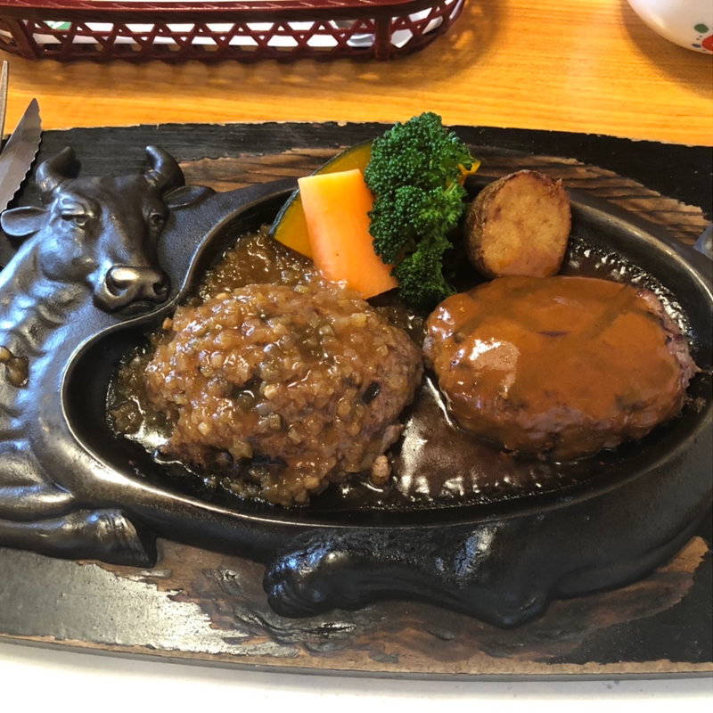 おにぎりハンバーグ(炭焼きレストランさわやか　掛川本店)