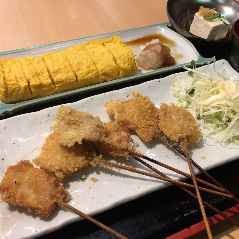 ひとくちカツとだし巻き定食(さくら月 田ごと)