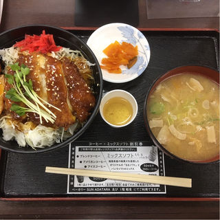 伊達鶏しょうゆカツ丼豚汁セット(安達太良サービスエリア（下り線）スナックコーナー )