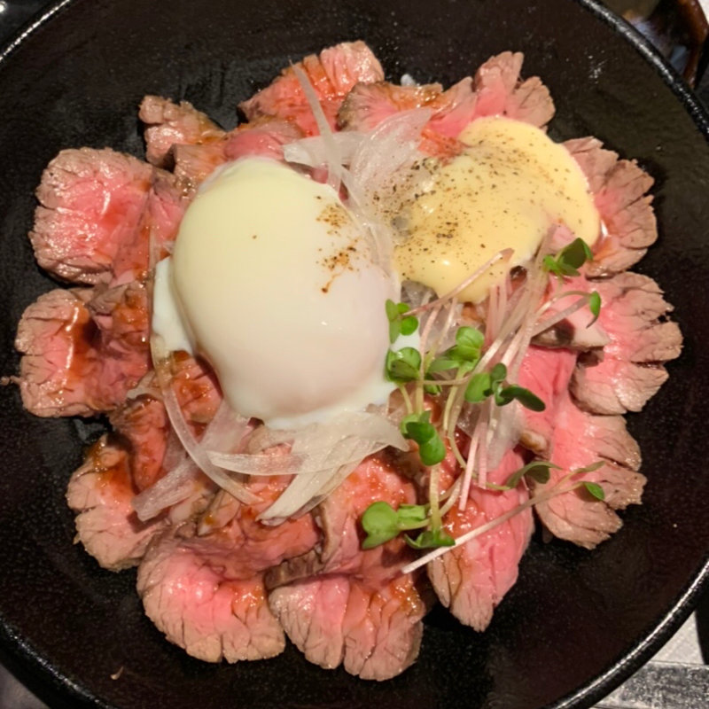ローストビーフ丼(肉匠 牛虎 西中島店)