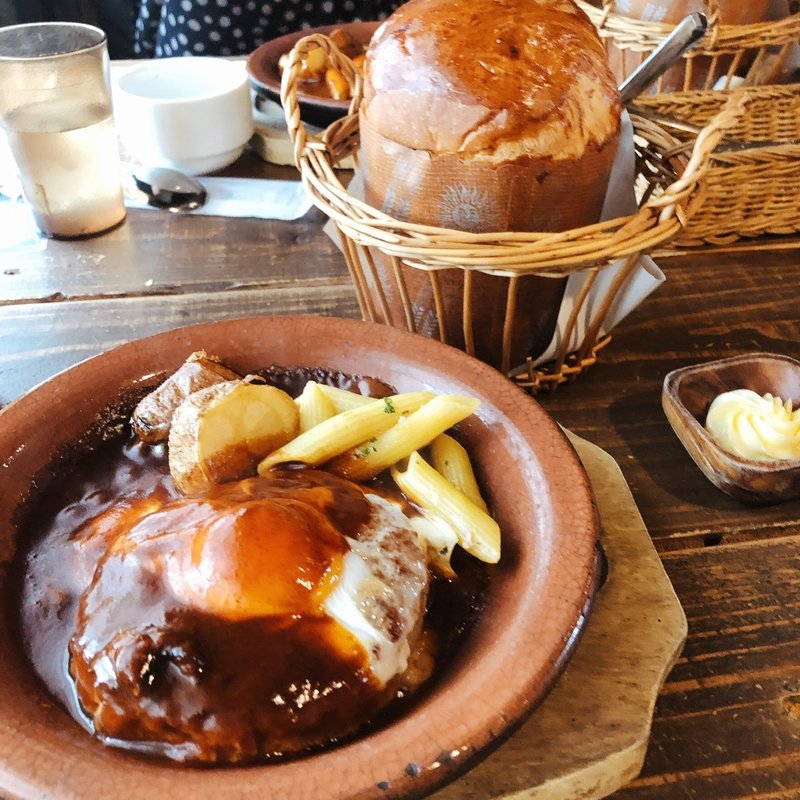 ハンバーグ(Restaurant Chez Noix 高井田本店 （レストラン シェノワ）)