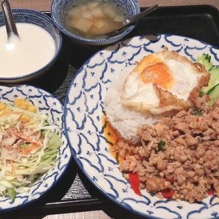 カオ ガパオガイ    