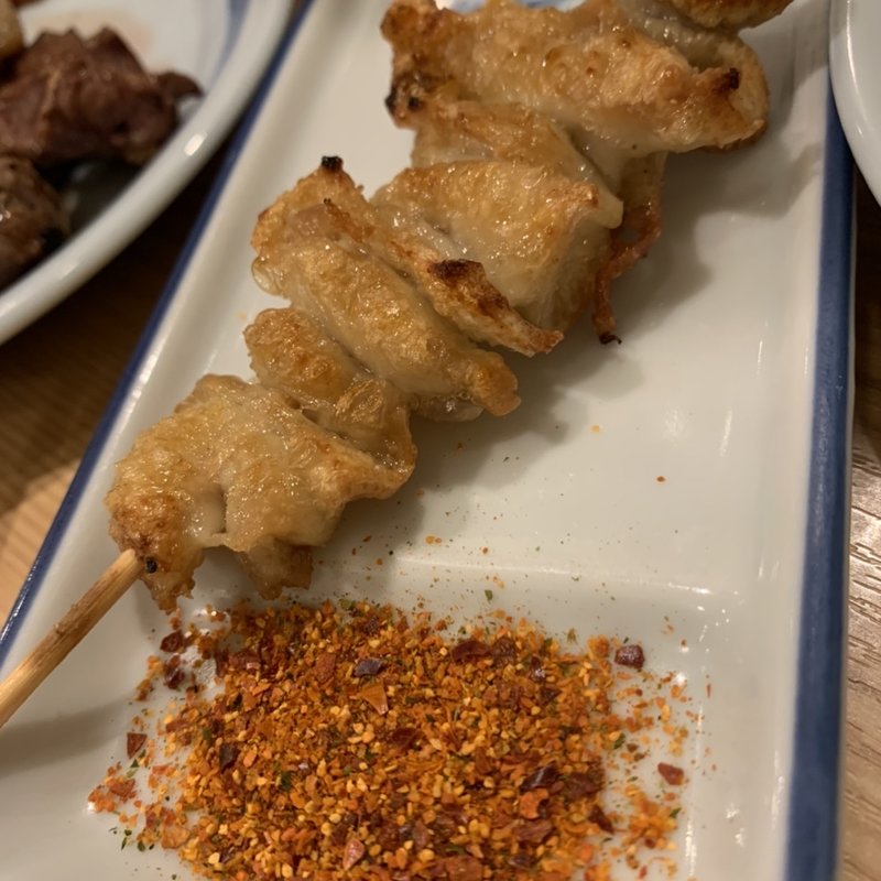 とり皮よく焼き(大衆酒場 かぶら屋)