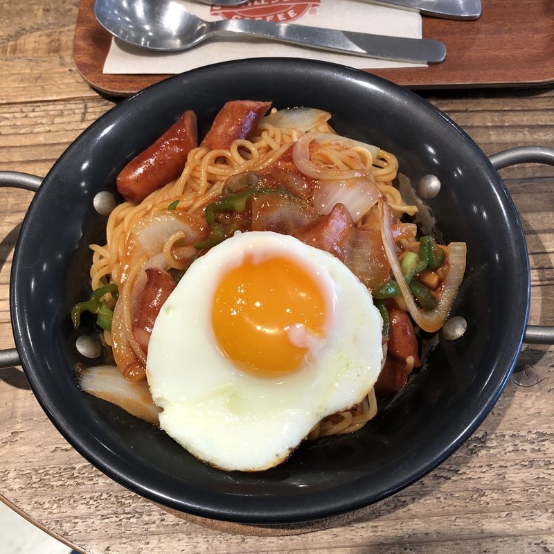 鉄板ナポリタン　目玉焼き乗せ(シアトルズベストコーヒー御堂筋本町店)