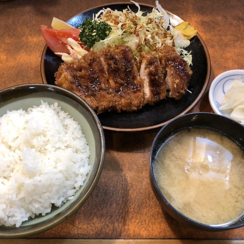とんかつ定食(とんかつ 要(かなめ))