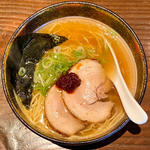 魚介醤油ラーメン