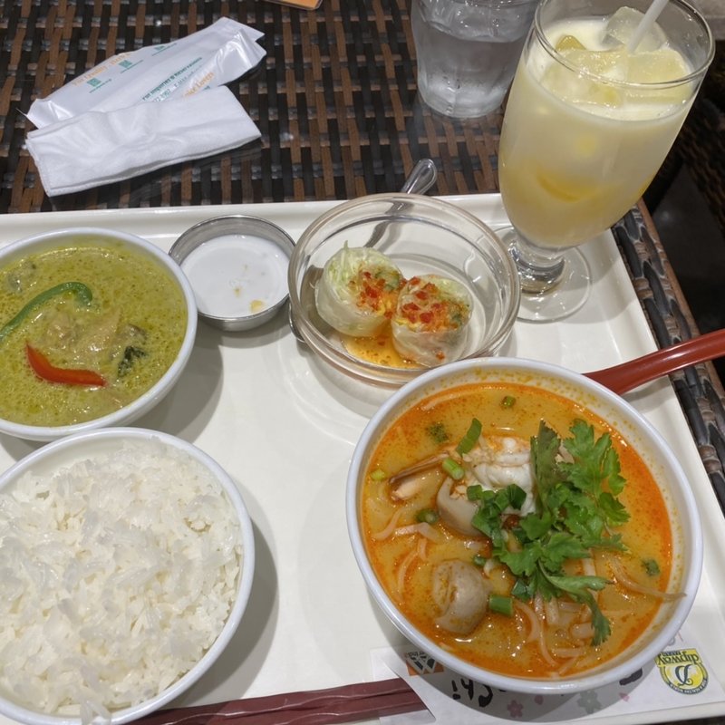 タイランチセット グリーンカレー(ディップガーデン TOKYO 日比谷グルメリウム)