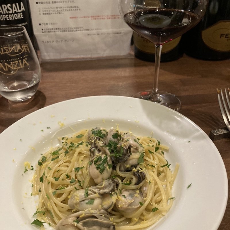 牡蠣のレモンパスタ(Vineria Via Vino)