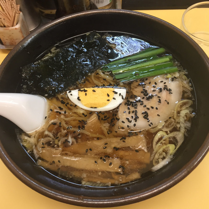 ラーメン(手もみラーメン 十八番 （てもみらーめん じゅうはちばん）)