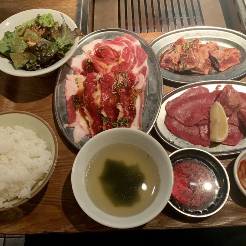 大盛り焼肉ランチ(熟成焼肉 肉源 赤坂店)