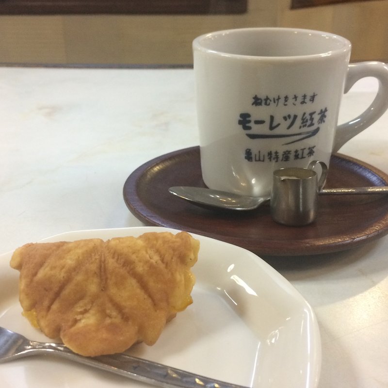モーレツ紅茶　ワッフル付き(オレンジペコー喫茶 )