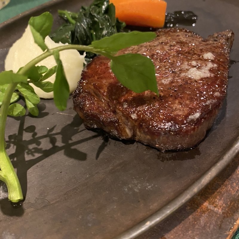 牛フィレステーキ ( 和牛特選 )(ロシヤ料理 ラルース)