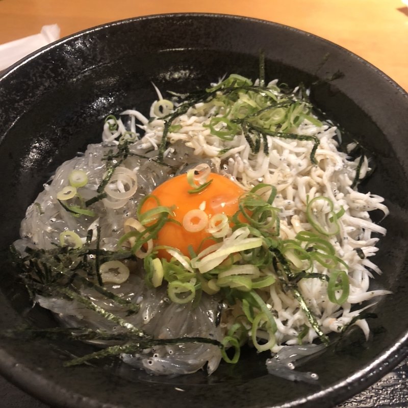 生しらすと釜揚げのハーフ丼(きんちゃく家 )