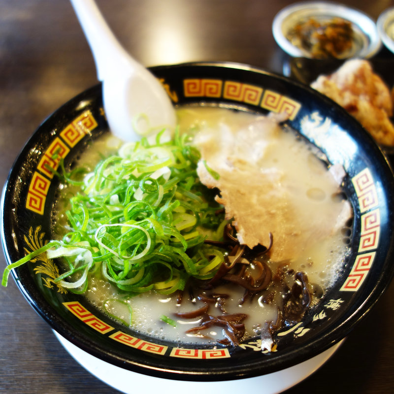 やる氣ラーメン(豚骨ラーメン博多三氣 福大通り片江店)