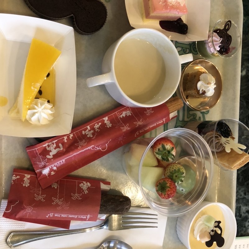 スイーツビュッフェ(ディズニーランド  クリスタルパレス)