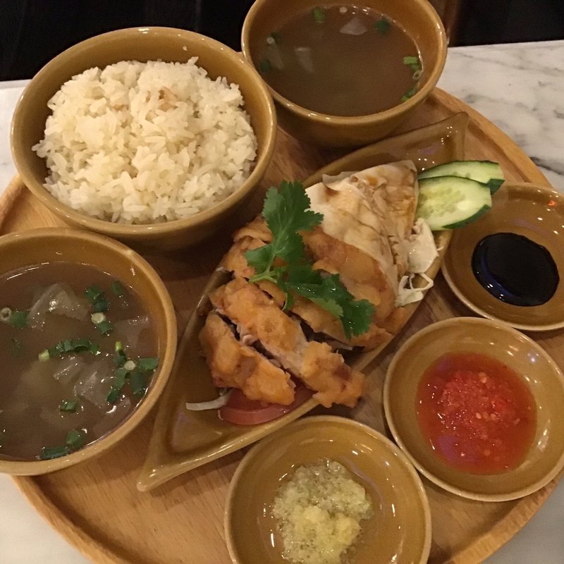 シンガポールチキンライス　ハーフ&ハーフ　大盛り(シンガポール海南鶏飯　日本橋三井タワー店)