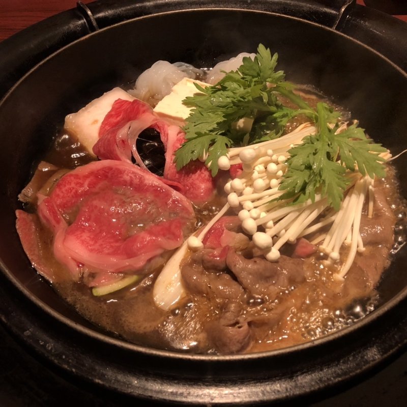 米沢牛のすき焼き(登起波分店  登)