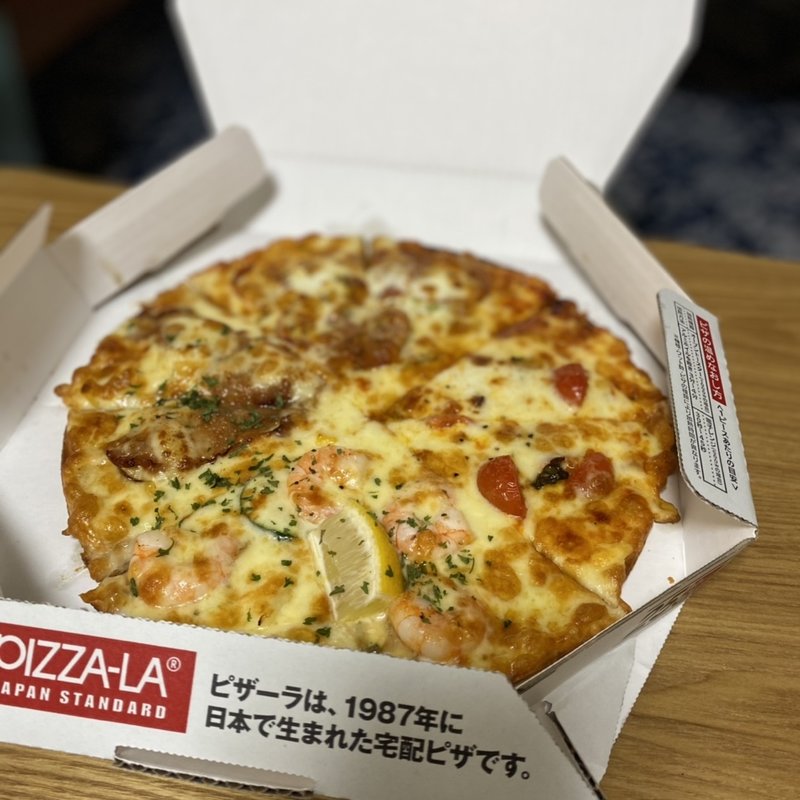 絶品グルメウォーターM(ピザーラ 大正店)