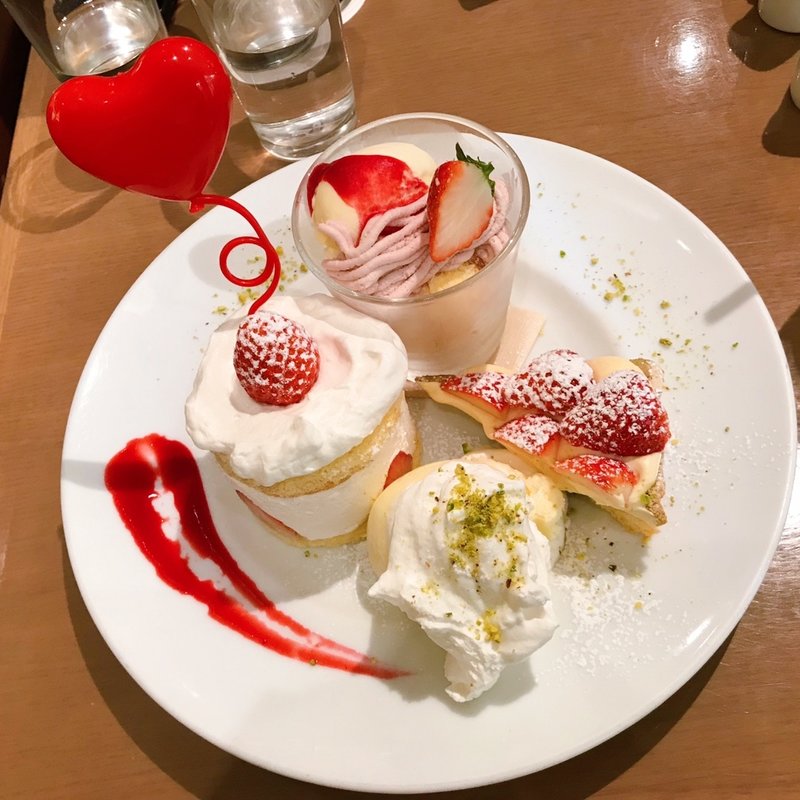 (カフェ＆ブックス ビブリオテーク 福岡・天神（café & books bibliothèque Fukuoka Tenjin）)